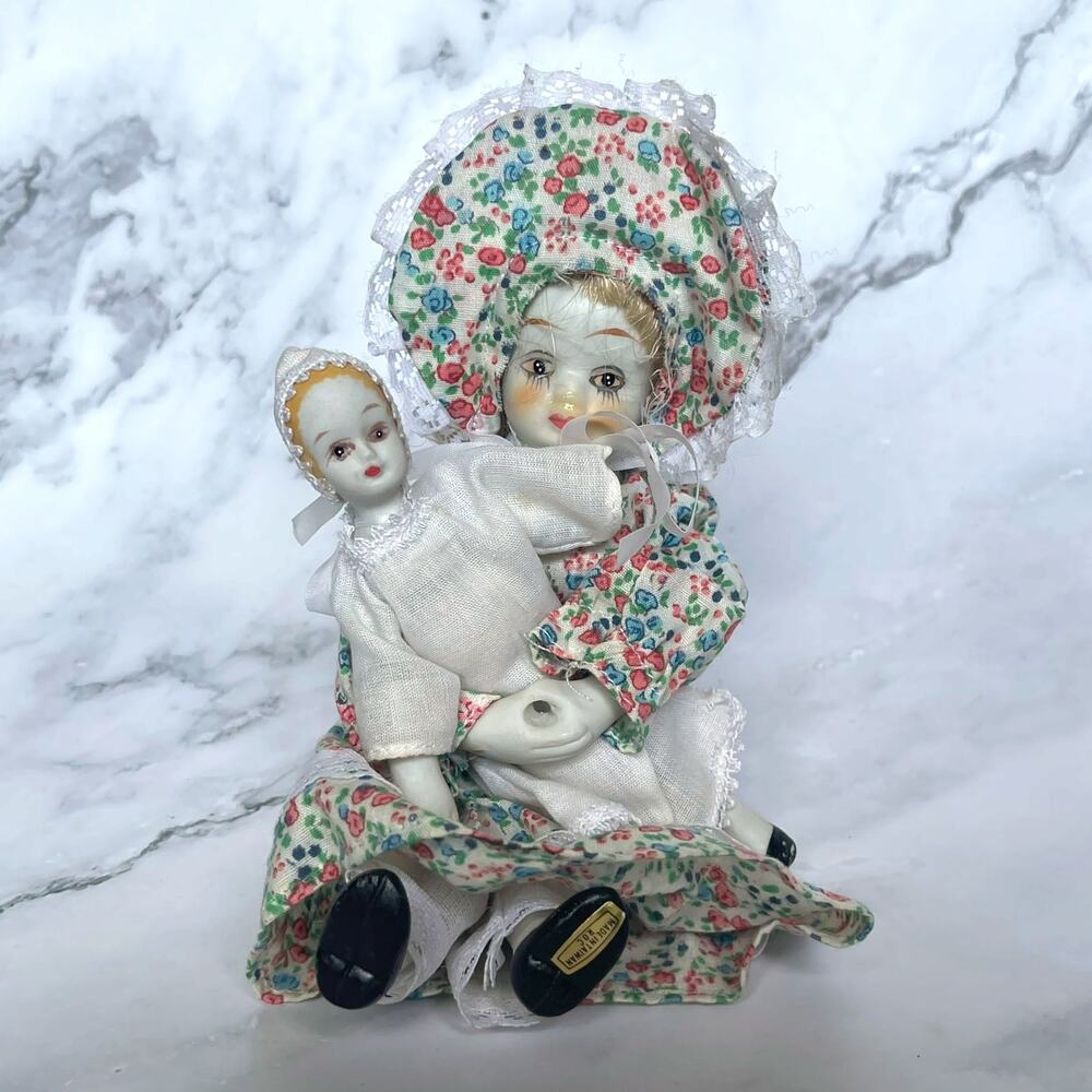 Vintage 1980s Taiwan Porcelain Mother & Baby Doll Floral Dress Bonnet 6"